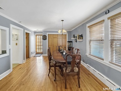 Beautifully-maintained single-family home offers the perfect - photo 9