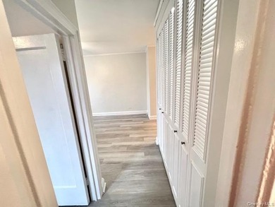 Excellent Condition 1 Bedroom Coop Located In Woodside/Sunnyside