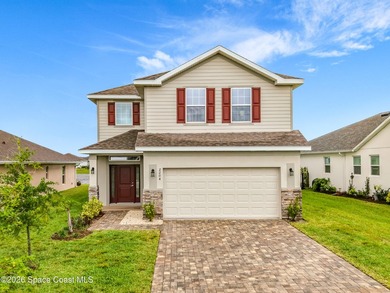 Beautiful basically New Home with great water views. High - photo 3