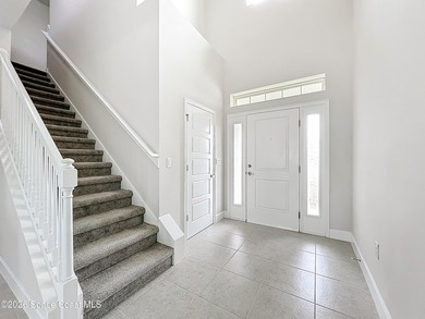 Beautiful basically New Home with great water views. High - photo 5