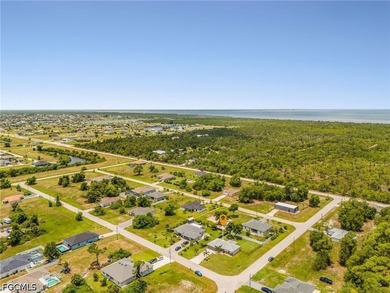 Impeccably maintained 3-bedroom, 2-bath home with a 2-car garage - photo 27