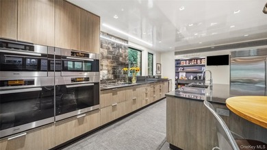 Welcome to a sanctuary in North Hills - a one-of-a-kind Frank - photo 12