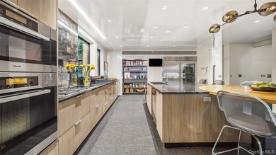 Welcome to a sanctuary in North Hills - a one-of-a-kind Frank - photo 13