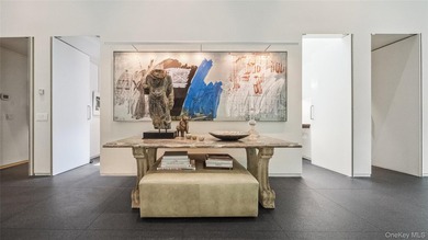 Welcome to a sanctuary in North Hills - a one-of-a-kind Frank - photo 16