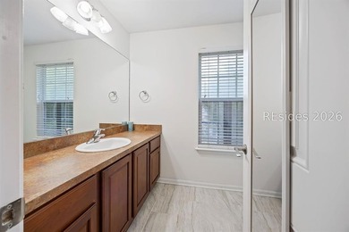 Welcome to 8 Maidencane-an inviting end-unit townhome in the - photo 18