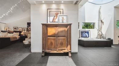 Welcome to a sanctuary in North Hills - a one-of-a-kind Frank - photo 18