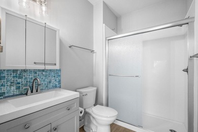 Some homes you have to imagine living in. This one, you can just - photo 19