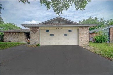 Look at this beautifully maintained all brick home in desirable - photo 2