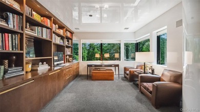 Welcome to a sanctuary in North Hills - a one-of-a-kind Frank - photo 24