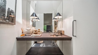 Welcome to a sanctuary in North Hills - a one-of-a-kind Frank - photo 25