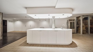Welcome to a sanctuary in North Hills - a one-of-a-kind Frank - photo 31
