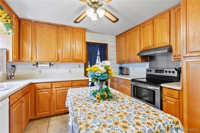 This spacious 6-bedroom, 4-bathroom home offers over 3,360 sq ft - photo 10