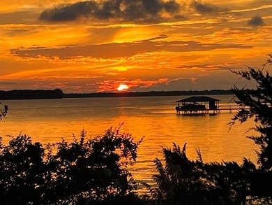 HEADS UP LAKE HOUSE SHOPPERS! This is the one! Experience - photo 3