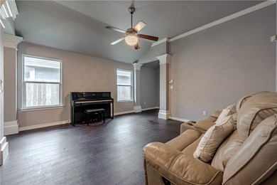 Charming and well-maintained home featuring an inviting - photo 7
