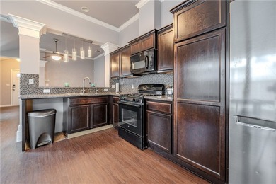 Charming and well-maintained home featuring an inviting - photo 10