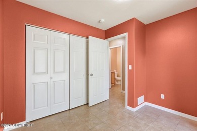 Cute townhouse located in the heart of Anchorage Close to - photo 15