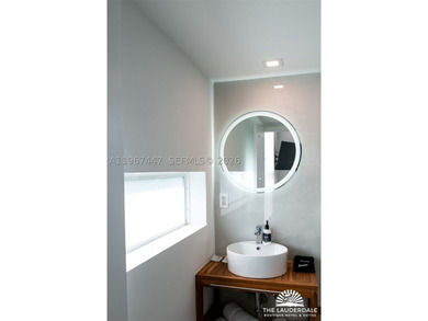THE LAUDERDALE BOUTIQUE HOTEL | 17-Unit Turn-Key Investment | $6 - photo 15