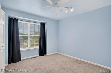 Impressive views of nature overlooking Twin sun Lakes lake, 4 - photo 30