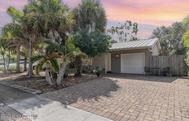 Welcome to 257 Marion Street in Indian Harbour Beach a charming - photo 1