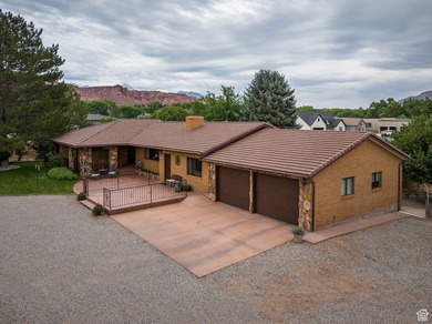 A truly rare opportunity to own one of Moab's most desirable - photo 11