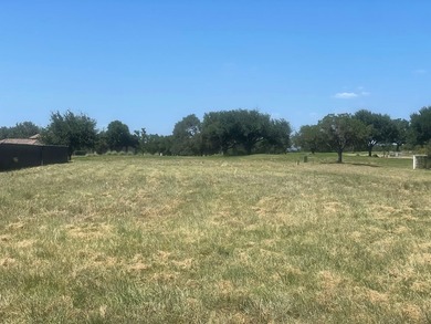 Flat building lot with all utilities in place - photo 8