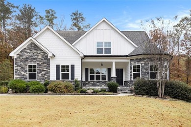 Lake Home For Sale in Fayetteville, Georgia