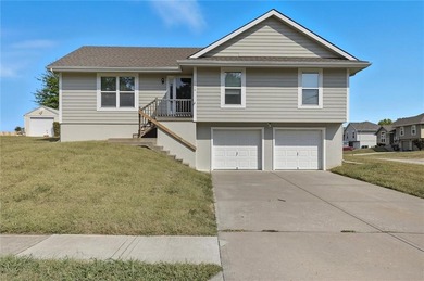 Smithville Lake Home For Sale in Smithville Missouri