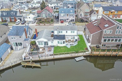Welcome to this beautifully renovated 4-bedroom, 2-bath - photo 3
