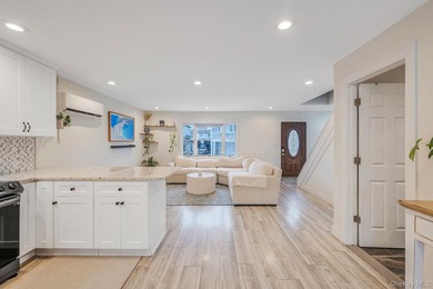 Welcome to this beautifully renovated 4-bedroom, 2-bath - photo 8