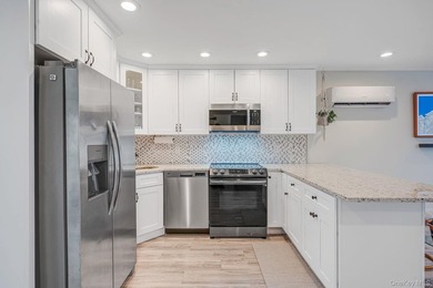 Welcome to this beautifully renovated 4-bedroom, 2-bath - photo 10
