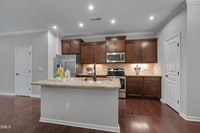 Welcome home to this beautifully maintained 3 bedroom, 2.5 bath - photo 6