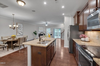 Welcome home to this beautifully maintained 3 bedroom, 2.5 bath - photo 7