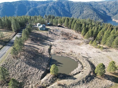 Dworshak Reservoir Home Sale Pending in Orofino Idaho