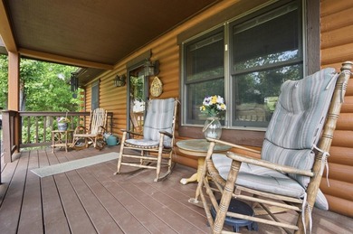 Feel like you're on vacation every day in this lovely log cabin - photo 11