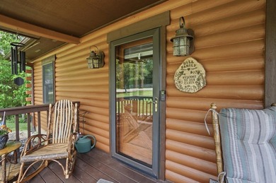 Feel like you're on vacation every day in this lovely log cabin - photo 13