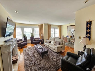 Stunning panoramic views over Forest Park await you in this