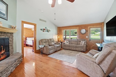 Feel like you're on vacation every day in this lovely log cabin - photo 16