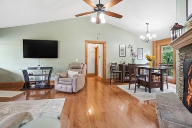 Feel like you're on vacation every day in this lovely log cabin - photo 18