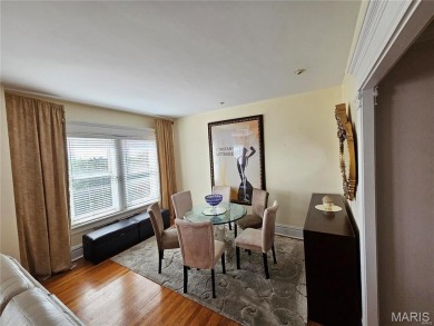 Stunning panoramic views over Forest Park await you in this