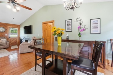 Feel like you're on vacation every day in this lovely log cabin - photo 21