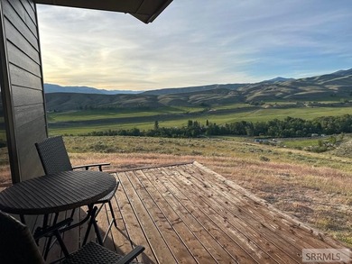 Experience panoramic mountain and valley views from every window - photo 23