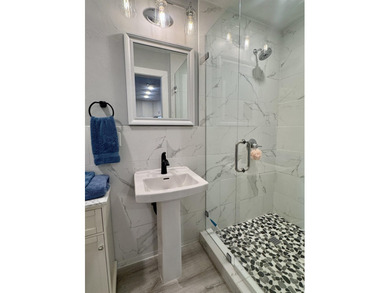 This Lake LBJ waterfront townhome is ideally situated on a - photo 24