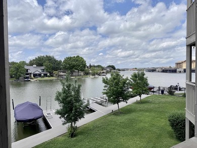 This Lake LBJ waterfront townhome is ideally situated on a - photo 26