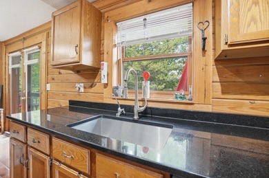 Feel like you're on vacation every day in this lovely log cabin - photo 28