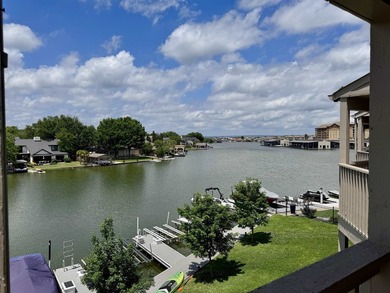 This Lake LBJ waterfront townhome is ideally situated on a - photo 31