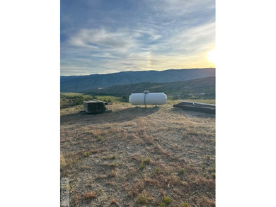Experience panoramic mountain and valley views from every window - photo 37