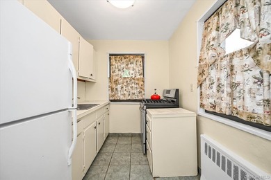 Corner Lower One Bedroom in Conveniently Located Clearview - photo 8