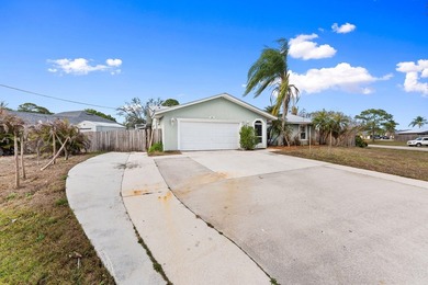 Explore this 4 Bed, 2 Bath pool home offering 1,800 sq ft under - photo 42