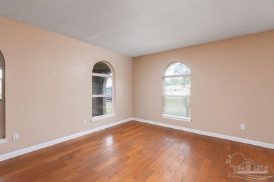 SELLER OFFERING UP TO $10,000 TOWARD BUYER'S CLOSING COSTS & - photo 3