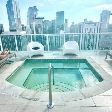 Fully furnished and turnkey residence in the heart of Downtown